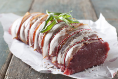 Kalvegryde steg af kalve tykkam med bacon